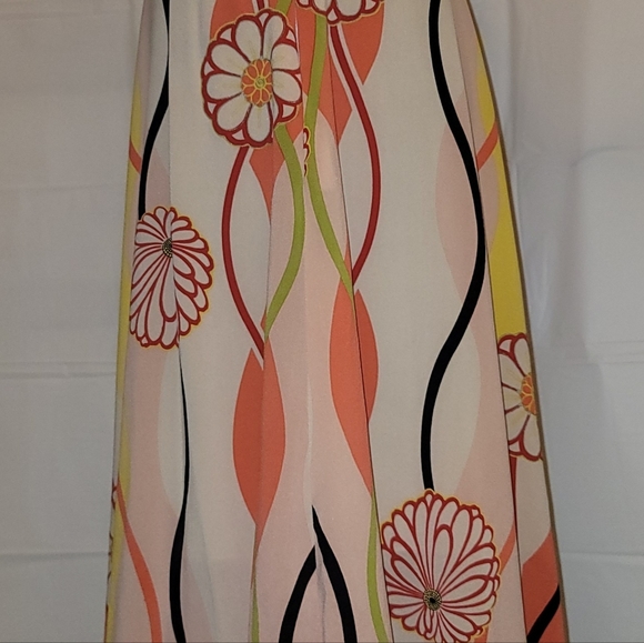 Beautiful A symmetrical lightweight shirt. Size 4 worn once. Fun/flirty/work - Picture 3 of 7